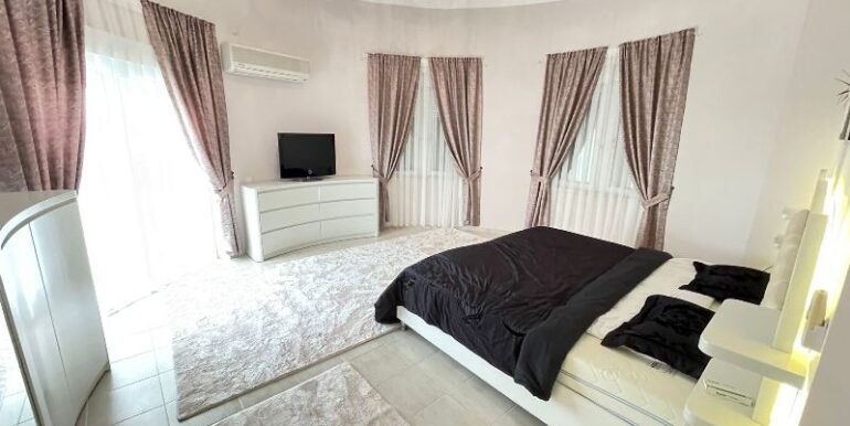 Alanya Strandnahe private Villa mit Pool und Garage 7
