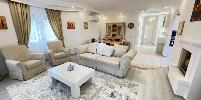 Alanya Strandnahe private Villa mit Pool und Garage 9