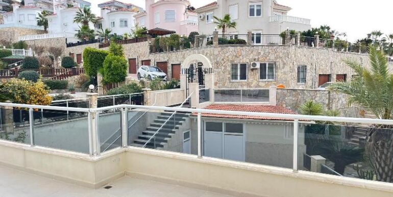 Alanya Strandnahe private Villa mit Pool und Garage 11