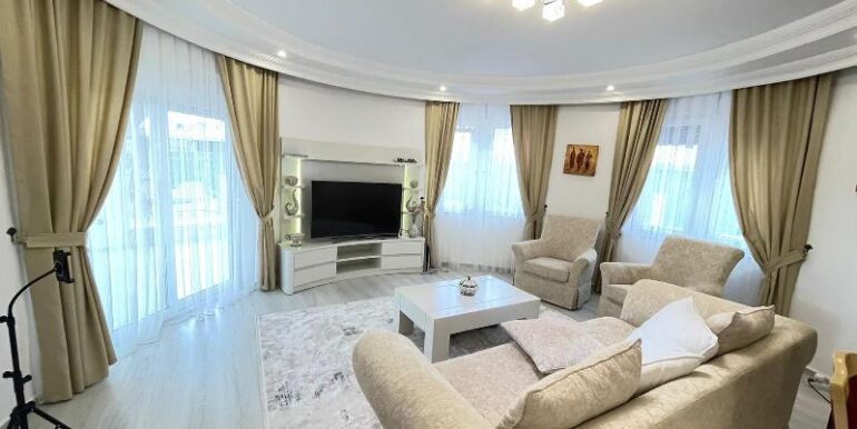 Alanya Strandnahe private Villa mit Pool und Garage 15